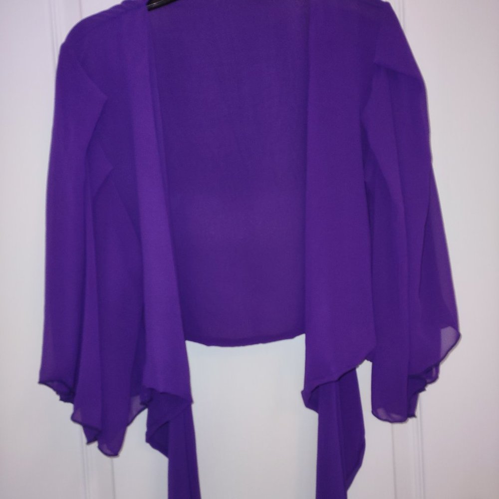 Polyester/crepe open front wrap in deep purple. EUC